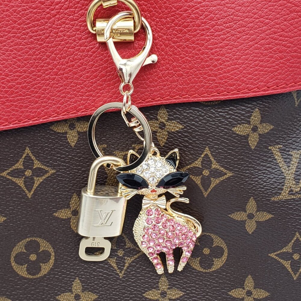 LV Authentic Gold Lock & Key 🔑 Luxury Bag Charm w/ Unbranded Keychain - Picture 9 of 9